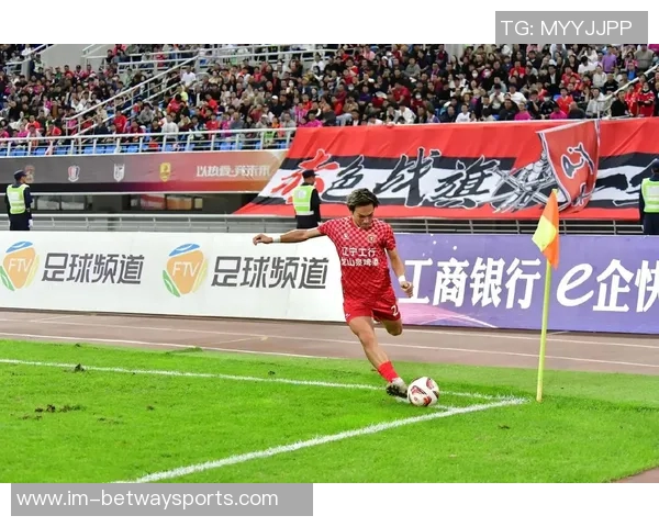 高准翼与邦本宜裕重聚合影回忆往昔三分球精彩瞬间